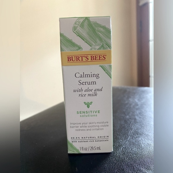 Burt's Bees Calming Serum with Aloe and Rice Milk - sensitive solutions 1 fl oz - Picture 1 of 7